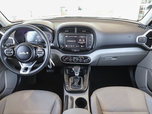 Used 2025 Kia Soul LX FWD image 14