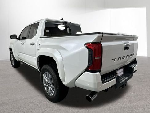 Used 2024 Toyota Tacoma Limited w/ Limited Package (LT) AWD/4WD image 31