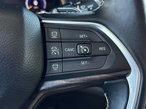 Used 2022 Jeep Grand Cherokee L Limited RWD image 17