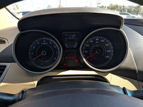 Used 2013 Hyundai Elantra GLS image 19