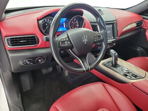 Used 2020 Maserati Levante image 20