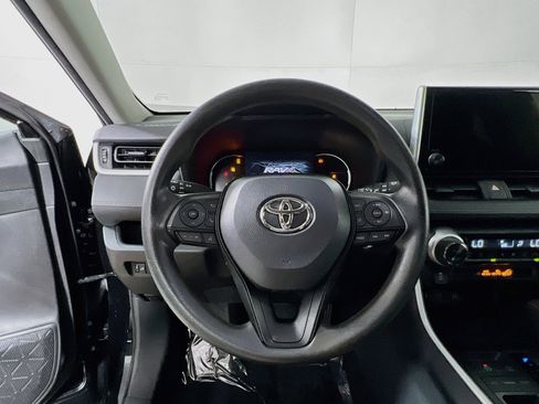 Used 2025 Toyota RAV4 XLE FWD image 17