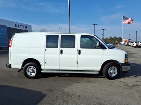 Used 2024 Chevrolet Express 2500 2500 w/ Driver Convenience Package image 2
