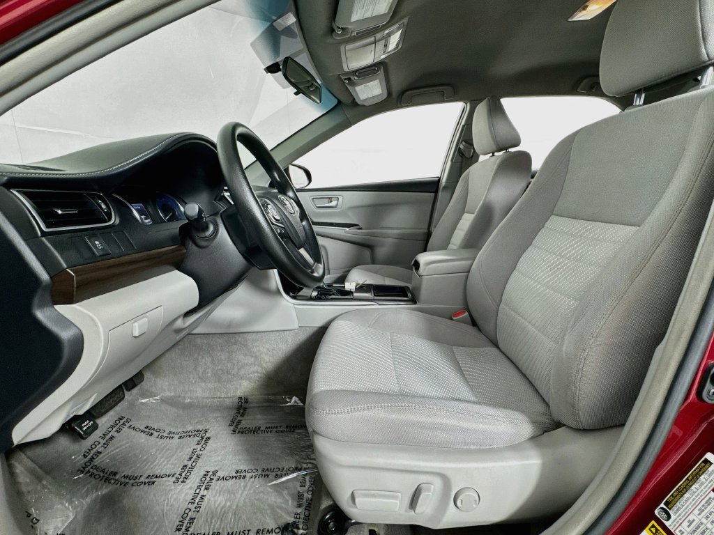 Used 2017 Toyota Camry LE FWD image 9