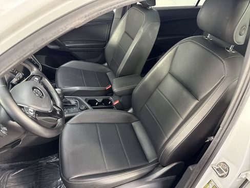 Used 2021 Volkswagen Tiguan SE AWD/4WD image 19