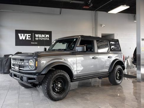 Used 2021 Ford Bronco Black Diamond image 2