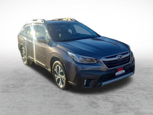 Used 2022 Subaru Outback Touring image 3