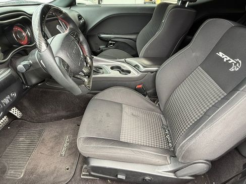 Used 2019 Dodge Challenger SRT Hellcat w/ Driver Convenience Group RWD image 16