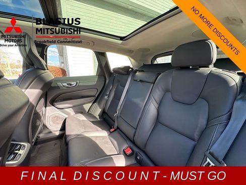 Used 2022 Volvo XC60 B5 Inscription w/ Advanced Package image 17