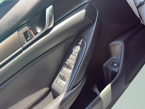 Used 2019 Honda Accord LX image 17