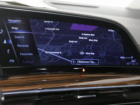 Used 2023 Cadillac Escalade Luxury image 16