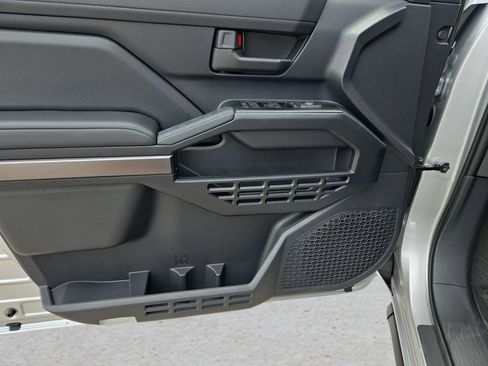 New 2026 Toyota 4Runner SR5 AWD/4WD image 14