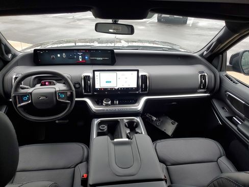 New 2025 Ford Expedition Max Platinum w/ Stealth Performance Package image 15