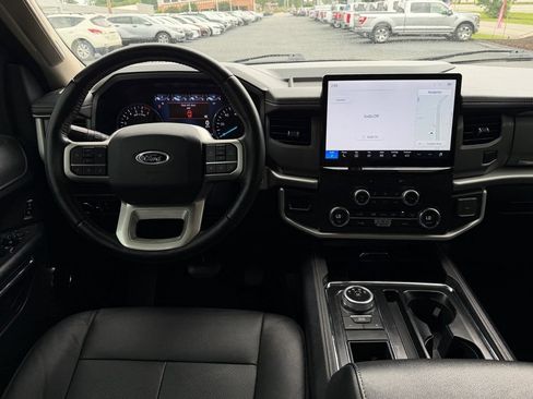 Certified 2022 Ford Expedition XLT RWD image 12