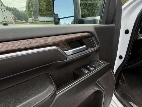 Used 2024 Chevrolet Silverado 2500 LT AWD/4WD image 19