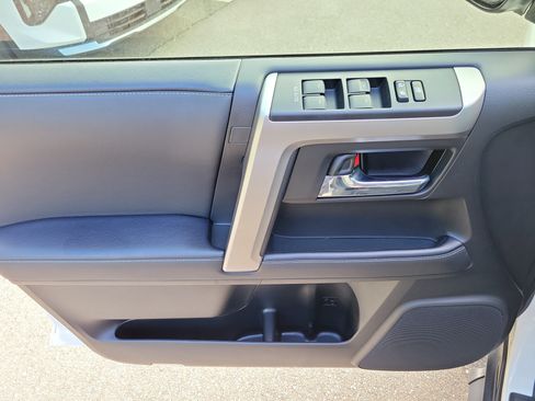 Used 2023 Toyota 4Runner SR5 Premium w/ Moonroof Package RWD image 20