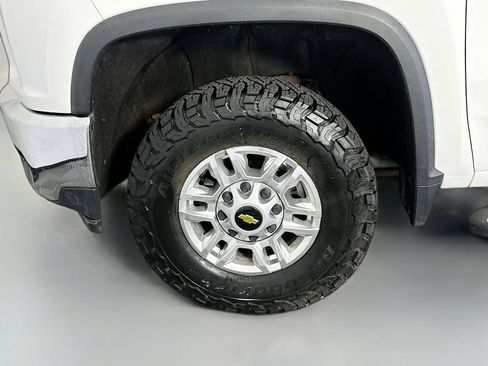 Used 2020 Chevrolet Silverado 2500 LT AWD/4WD image 29