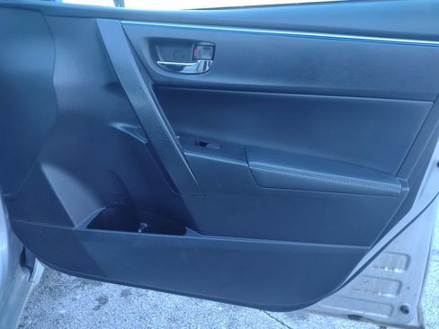 Used 2016 Toyota Corolla S Premium image 18