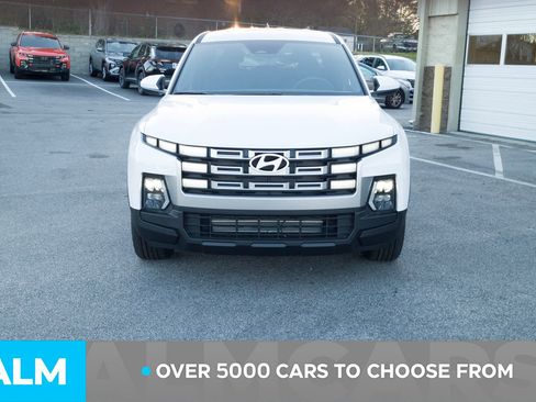 Used 2025 Hyundai Santa Cruz SE AWD/4WD image 3