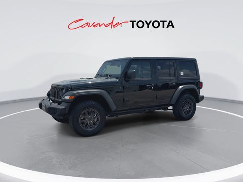 Used 2025 Jeep Wrangler Unlimited Sport AWD/4WD image 4