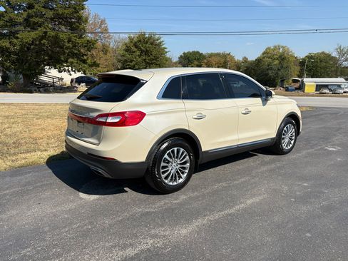 Used 2018 Lincoln MKX Select w/ Select Plus Package image 29