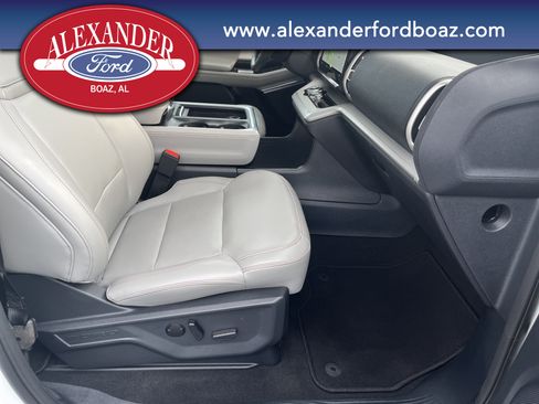 Used 2025 Ford Expedition Active AWD/4WD image 15