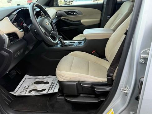 Used 2022 Chevrolet Traverse LS FWD image 21
