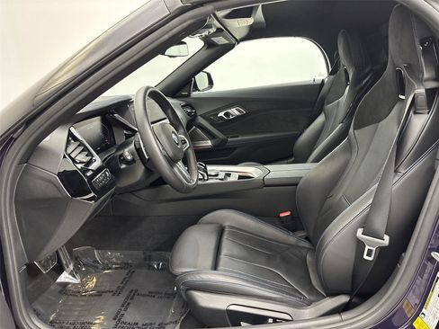 Used 2024 BMW Z4 M40i w/ Premium Package RWD image 25