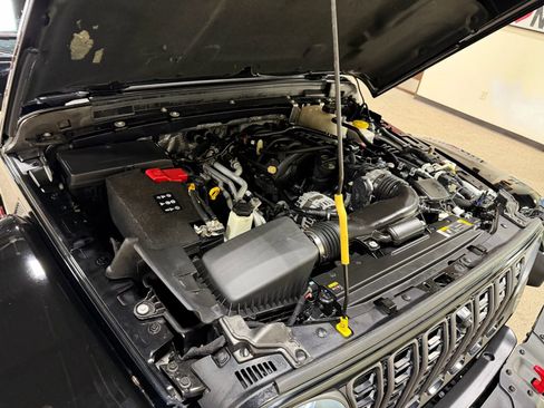 Used 2024 Jeep Wrangler Unlimited Rubicon image 65