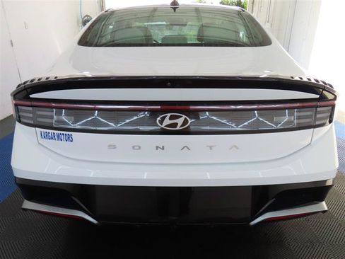 Used 2025 Hyundai Sonata SEL FWD image 11
