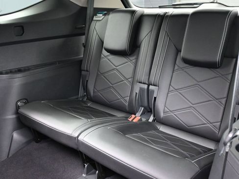 Used 2024 Volkswagen Atlas SE w/ Black Wheel Package image 29