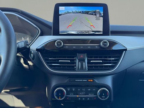 Used 2022 Ford Escape SEL image 17