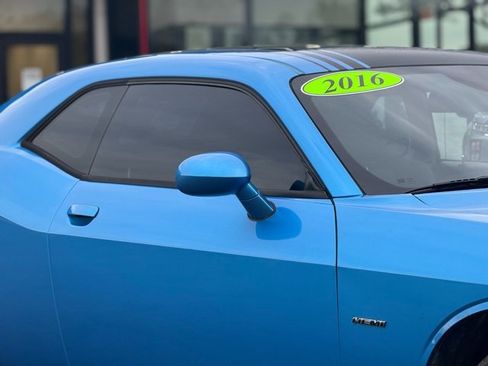 Used 2016 Dodge Challenger R/T image 4