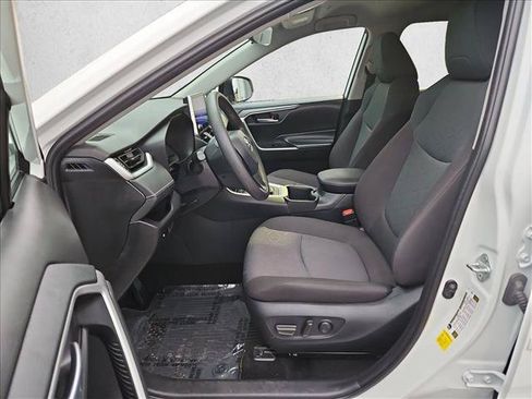 Used 2024 Toyota RAV4 XLE AWD/4WD image 16