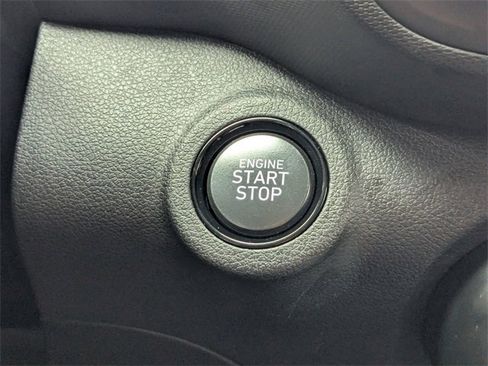 Used 2025 Hyundai Venue Limited image 24