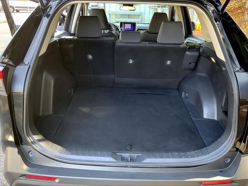 Used 2023 Toyota RAV4 XLE image 32