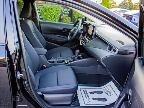 Used 2024 Toyota Corolla LE image 21