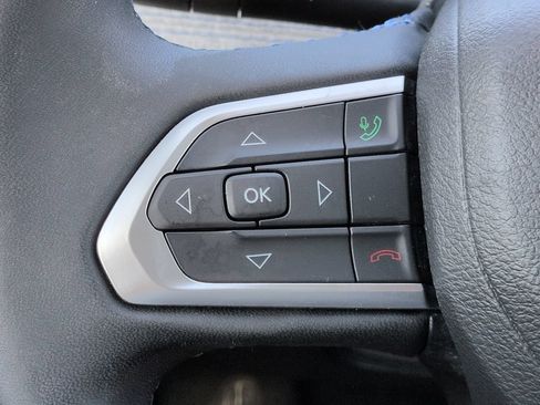 Used 2022 Jeep Compass Latitude FWD image 23