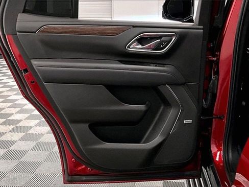 Used 2021 Chevrolet Tahoe High Country w/ Premium Package image 19