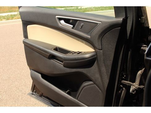 Used 2021 Ford Edge SEL w/ Convenience Package image 16