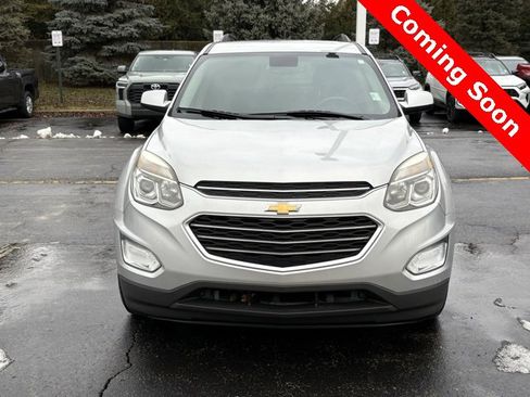 Used 2017 Chevrolet Equinox LT w/ Convenience Package image 2