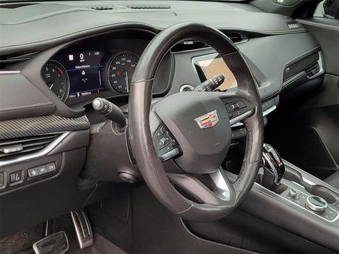 Used 2020 Cadillac XT4 Sport image 28