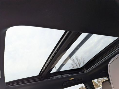 Used 2025 Nissan Armada Platinum Reserve image 27