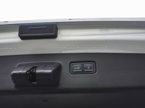 Used 2023 Genesis GV60 Advanced image 46