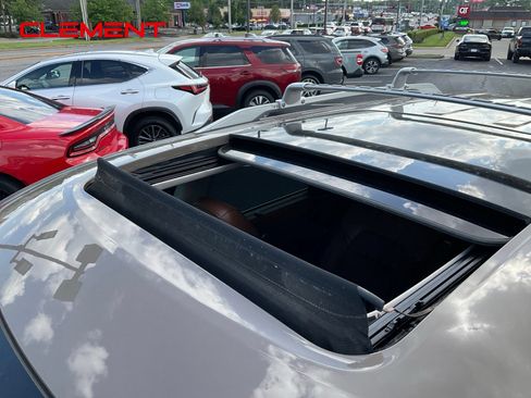 Used 2023 Nissan Pathfinder Platinum AWD/4WD image 17