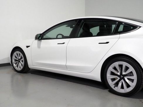 Used 2021 Tesla Model 3 Standard Range Plus image 41