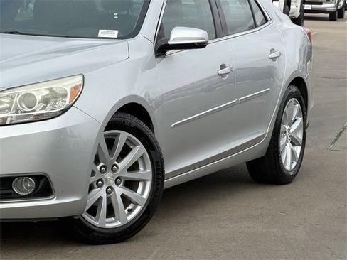 Used 2015 Chevrolet Malibu LT image 3