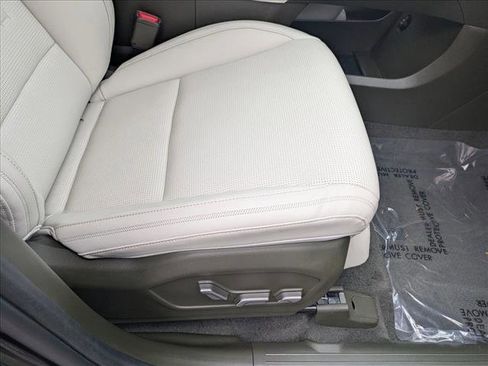 Used 2025 Hyundai Santa Fe Calligraphy image 17