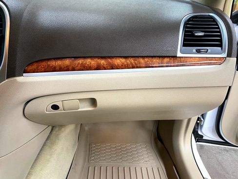 Used 2011 Chrysler 300 Limited w/ Luxury Group image 25