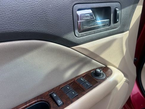 Used 2011 Ford Fusion SEL image 11